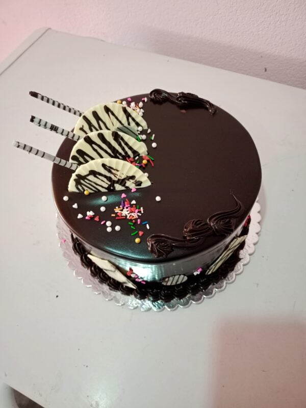 104- chocolate truffle cake