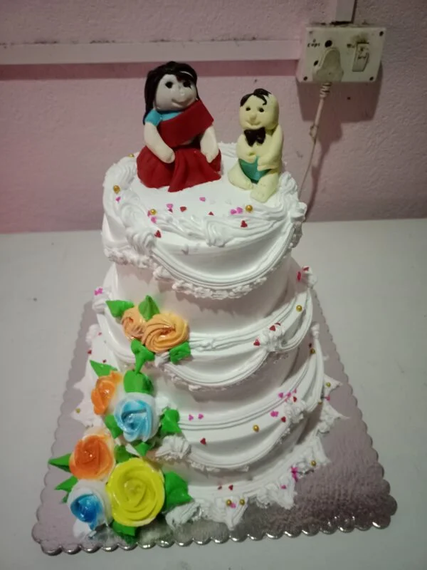 Three tired rice feeding cake